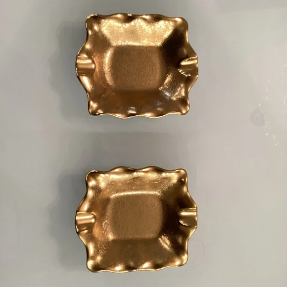 2 Beautiful Vintage Pickard China Made in USA #136 Ash Trays. Pre-Owned.
